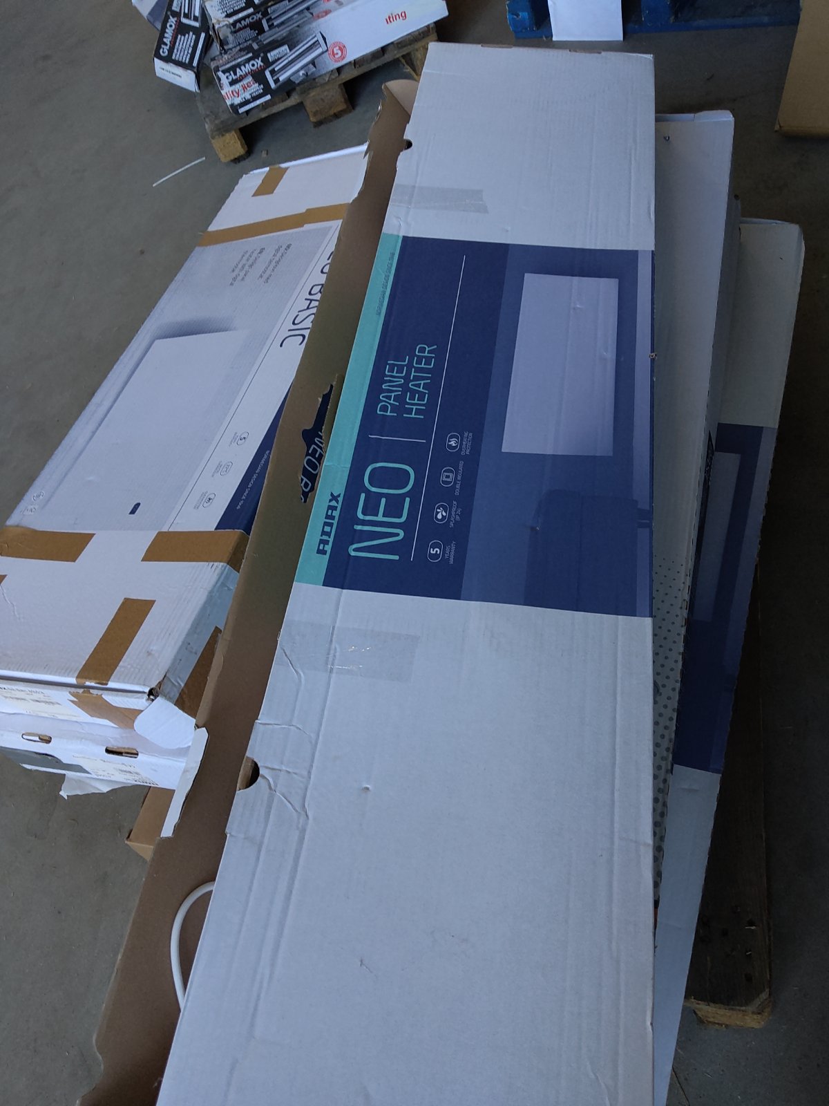Tweedekans - Adax neo Wifi elektrische verwarming - 2000Watt 33cm x 143cm