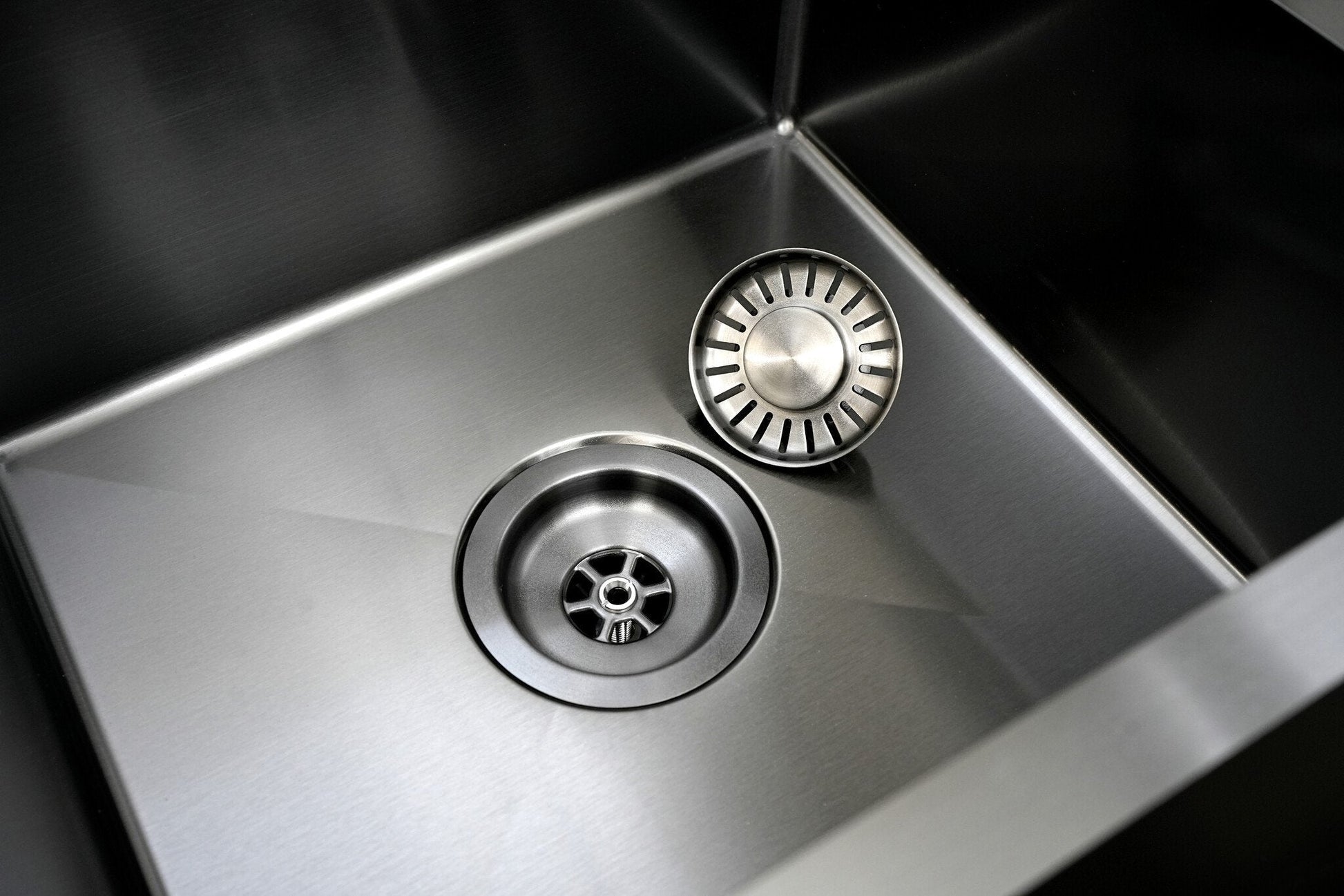 Nurion Evier Noir Métal 34,5 x 34,5- Evier Cuisine - Eviers Cuisine - Evier Cuisine - sans trou de robinetterie inox